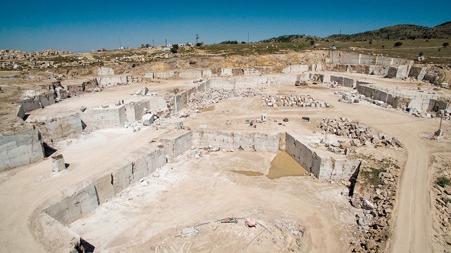 SU MARBLE, SU MERMER, SU DOĞAL TAŞ, BANU BEKİŞOĞLU, Silver travertine, travertine, blue stone, carrara marble, afyon gri, afyon blue, gümüş trav